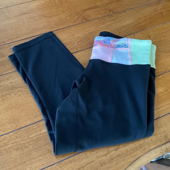 Lululemon crop leggings size 6 - Picture 1 of 5